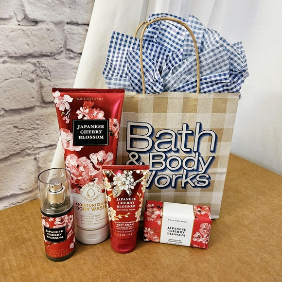 Bath & Body Works Japanese Cherry Blossom Gift Set - Picture 4 of 4